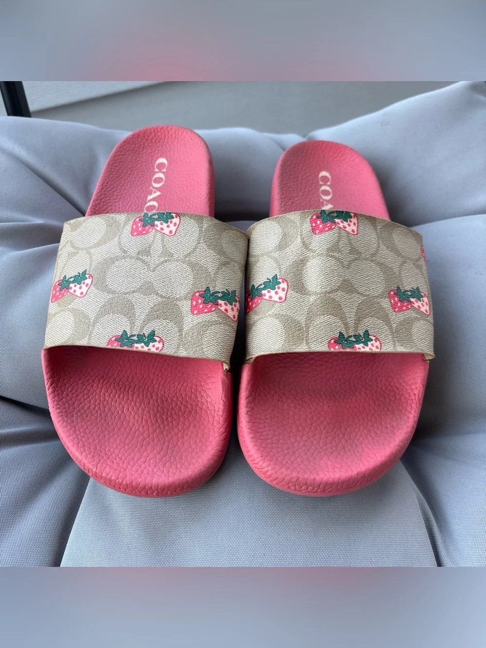Coach Uli Sport Slide In Signature Canvas With Wild Strawberry Print Size 10